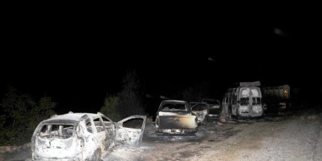 Tunceli'de teröristler 6 aracı yaktı