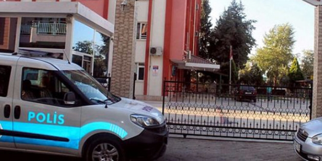 Batman'da 10 dernek ile 4 okul kapatıldı