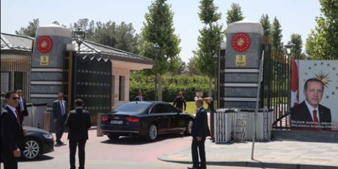 Külliye'deki toplantı 2 saat 40 dakika sürdü