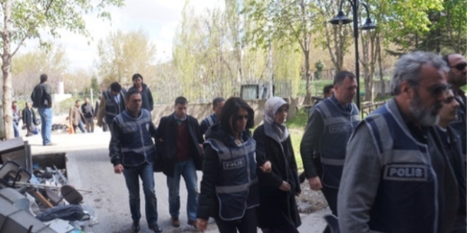 Darbe zanlısı askerin eşi KPSS soruşturmasında şüpheli