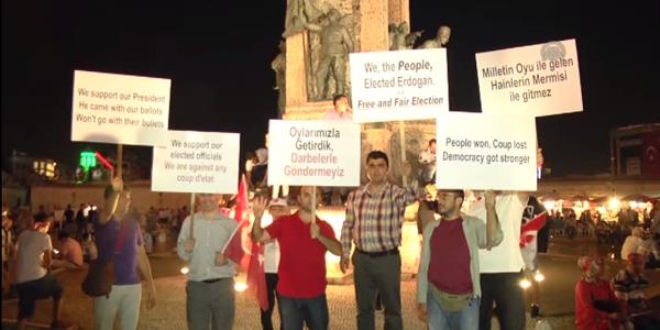 Akademisyenlerden darbe protestosu