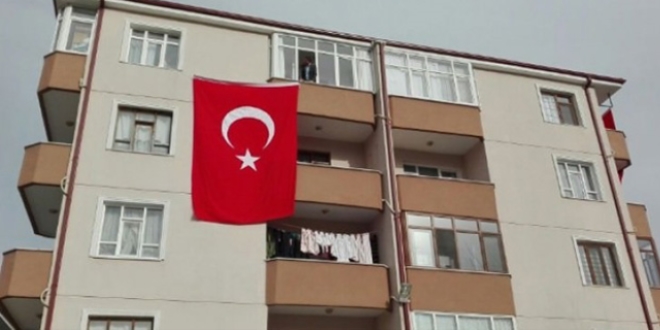 Şehit Astsubay Uysal'ın babaevine acı haber ulaştı