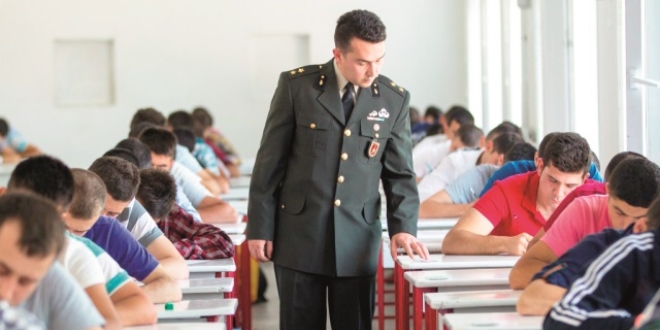 Sınav sahtekarlığı 80'lere uzandı
