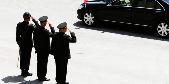 358 generalin yarısı TSK'dan atıldı