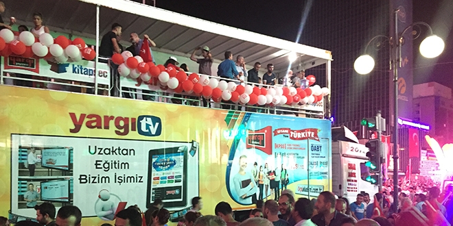 Yargı Akademi'den Kızılay'daki vatandaşlara jest
