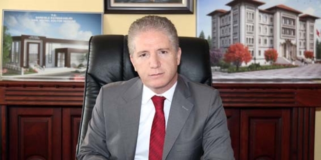 'Profesör de general de imamdan talimat alıyor'