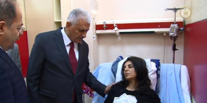 Yldrm, yaralanan vatandalar tedavi grdkleri hastanede ziyaret etti