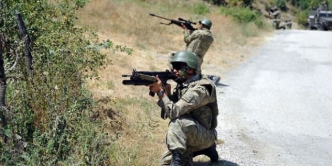 Üsse sızmaya çalışan teröristlere operasyon: 27 ölü
