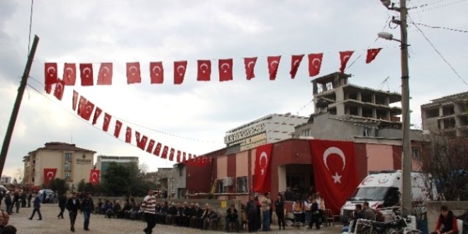 Şehit Uzman Çavuş Özkul'un baba evinde yas var