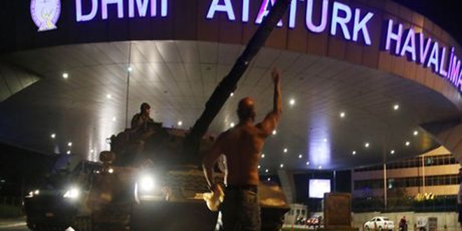 Demokrasi kahramanlarının katkısı unutulmayacak