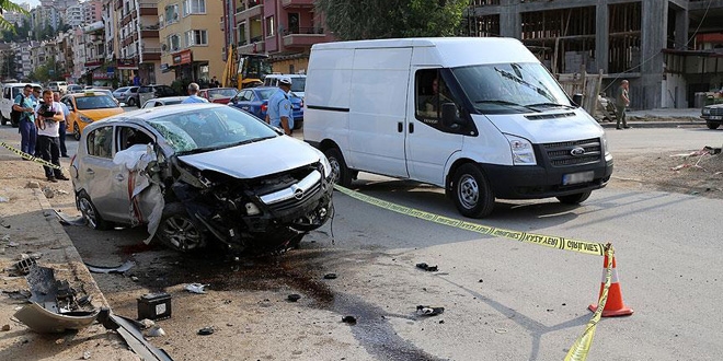 Bakentte trafik kazas: 1 l, 4 yaral