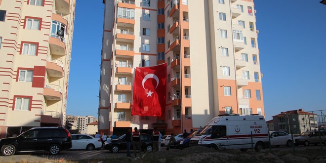 Şehit jandarma er Doğan Kaya'nın baba evinde yas var
