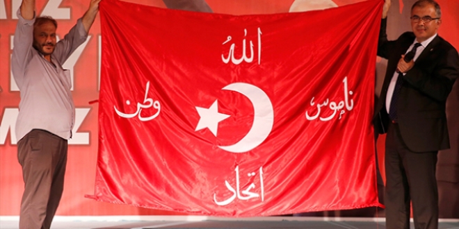 İzmir'den Cumhurbaşkanı Erdoğan'a gönderilen sancağın hikayesi