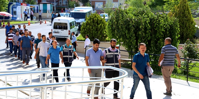 Karaman'da gözaltına alınan 10 kişiden 5'i tutuklandı