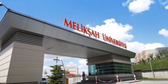 Erciyes Üniversitesine devredilen Melikşah Üniversitesinin tabelası değiştirildi