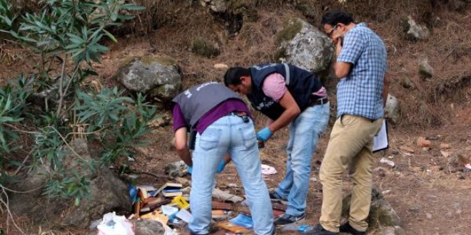 Abi kardeş, Gülen'e ait 1 kamyon kitapı yakmak isterken yakalandı
