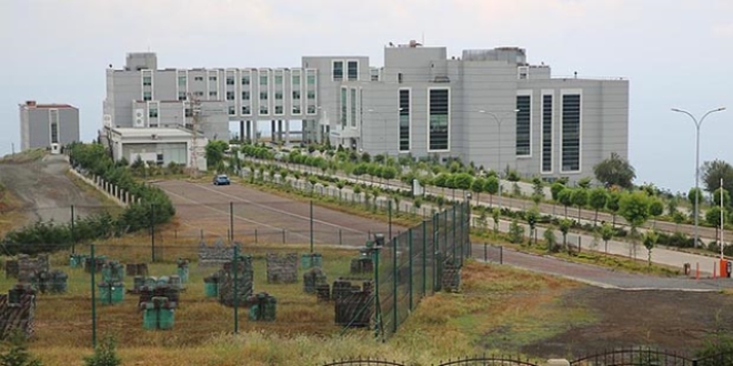 Kapatılan Canik Başarı Üniversitesi'nde arama yapıldı