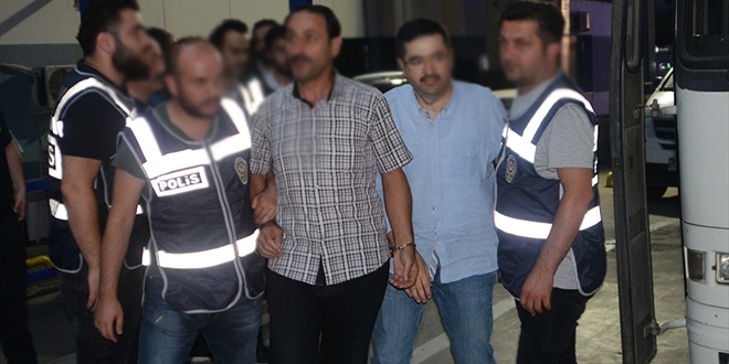 Ordu'da, 17 doktor ve öğretmen tutuklandı