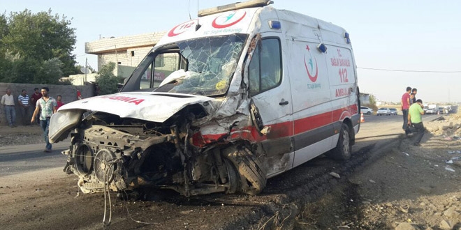 rnak'ta ambulans ile kamyonet arpt: 9 yaral