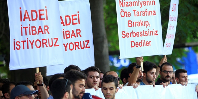 FETÖ mağduru askeri öğrenciler 'iadeiitibar' istedi