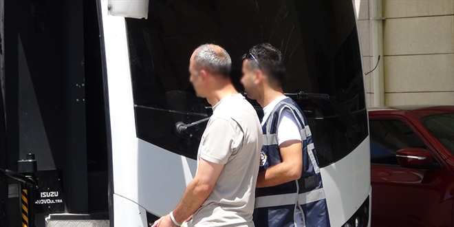 Hatay'da, 9 adliye personeli tutukland