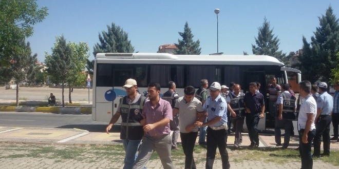 Gözaltına alınan 16 infaz koruma memuru tutuklandı