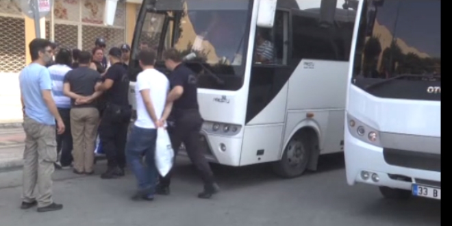 Mersin'de, büyükşehir personeli adliyeye sevk edildi