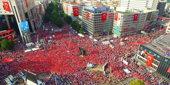 Demokrasi nöbetleri yarın Kızılay'da taçlanacak