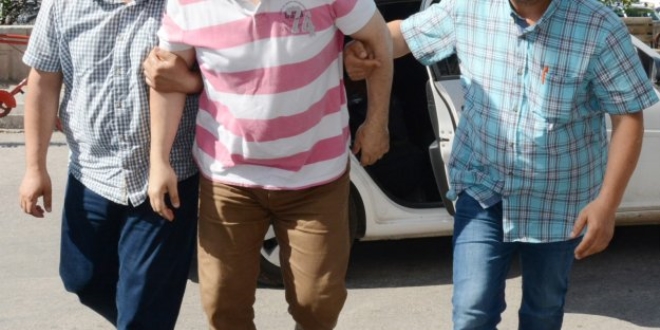 Kars'ta 13 kamu personeli gözaltına alındı
