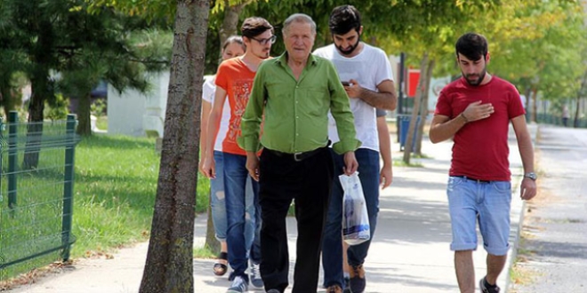 72 yaşında üniversiteli oldu