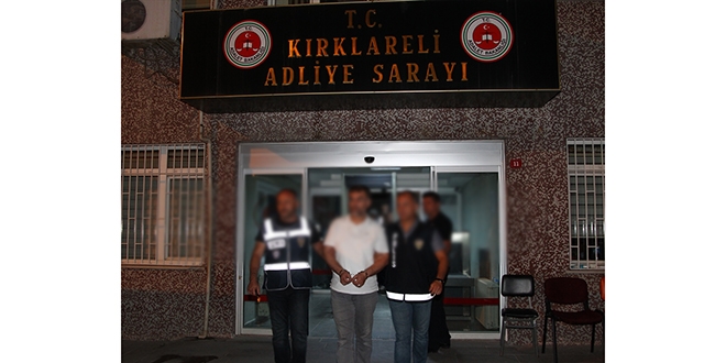 Kırklareli'de, 12 emniyet mensubu tutuklandı