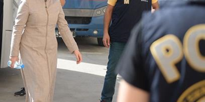 Düzce'de FETÖ'nün 'il ablası' ahırda yakalandı