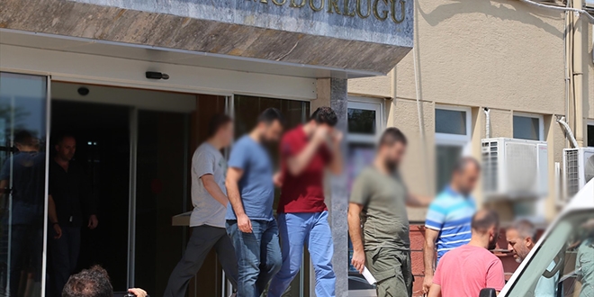 Rize'de 7 adliye personeli tutukland