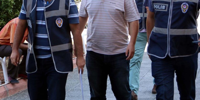 Karaman'da 6 zabt katibi ve 15 ceza infaz memuru gzaltna alnd