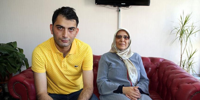 'Sol kulağın sağ kulağından büyük' deyip subaylık hayalini çaldılar