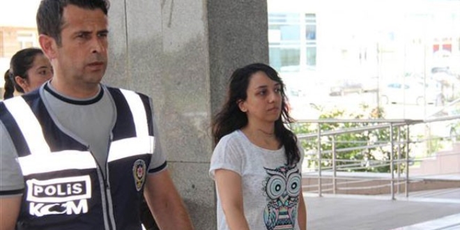 Kadın hakim duruşmada gözaltına alındı