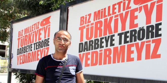 Van'da darbe ve teröre 'afişli' tepki