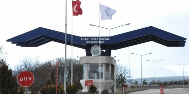 Serbest bırakılan Rektör Yardımcısı ile Genel Sekreter istifa etti