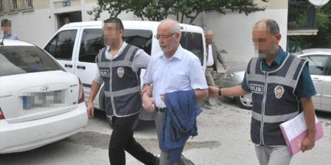 Kütahya'da vali yardımcısı ve il müftüsü gözaltına alındı
