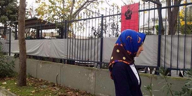 Başörtüsü orduevinde serbest TSK'da yasak!