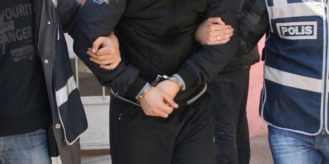 Kastamonu'da 3. snf emniyet mdrnn de bulunduu 4' tutukland