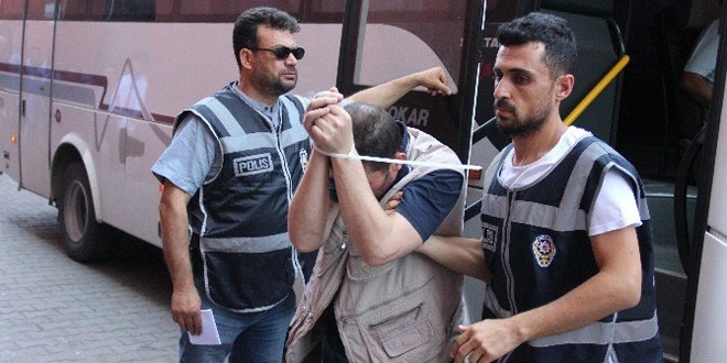 Kayseri'de adliyeye sevk edilen 5 Valilik çalışanı tutuklandı