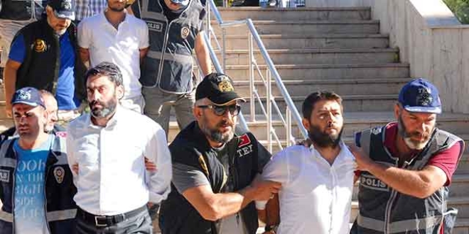 'İhanet timine ordudan ihraç'