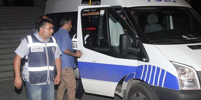 Osmaniye'de 1 hakim ve 1 savcı tutuklandı