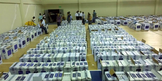 Van'da 290 bin paket kaçak sigara ele geçirildi