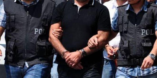 Karaman'da 2 kamu grevlisi tutukland