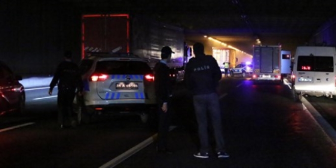 Sur'da şüpheli kamyonet kontrollü şekilde patlatıldı