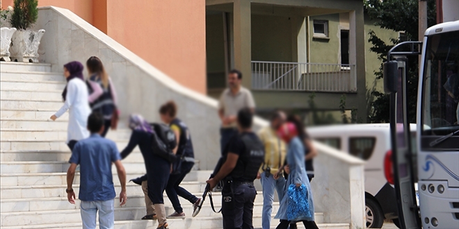 Iğdır'da bir vali yardımcısı ve 3 öğretmen tutuklandı
