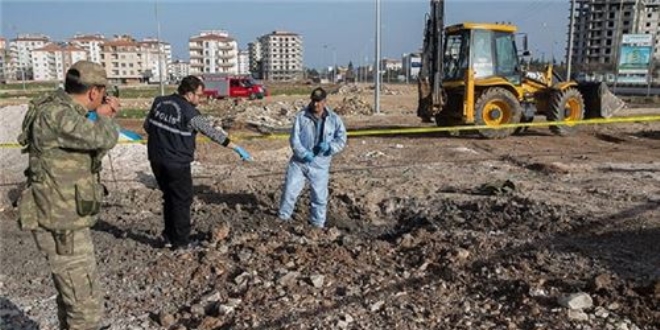 Hatay'ın Yayladağı kırsalına top mermisi düştü