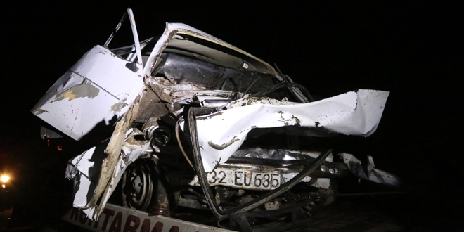 Isparta'da trafik kazası: 12 yaralı